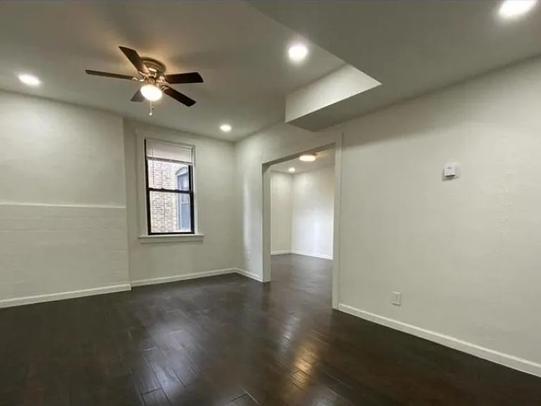 5673 Hobart St #11 — Photo 12