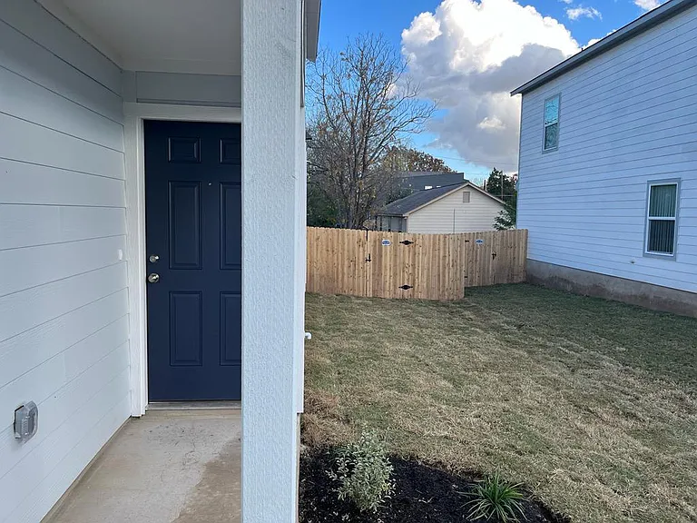 41 Trinity Cir #41 — Photo 2