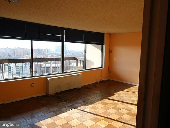 5th image of 3705 S George Mason Dr APT 1914S