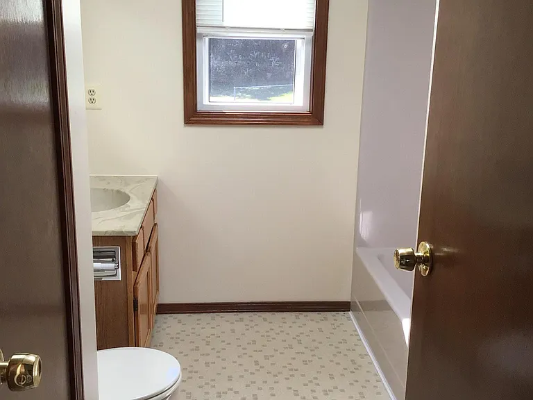 39 Hampton St #A — Photo 11