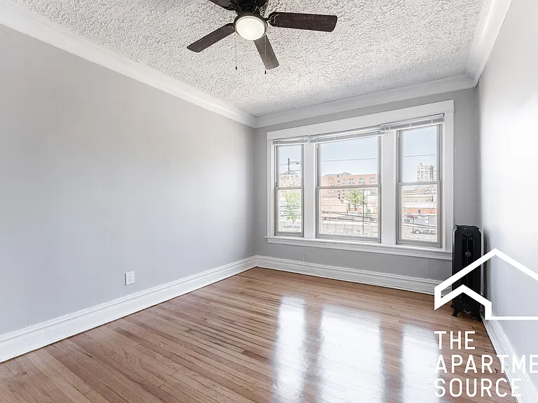 1215 W Rosemont Ave #3 — Photo 3