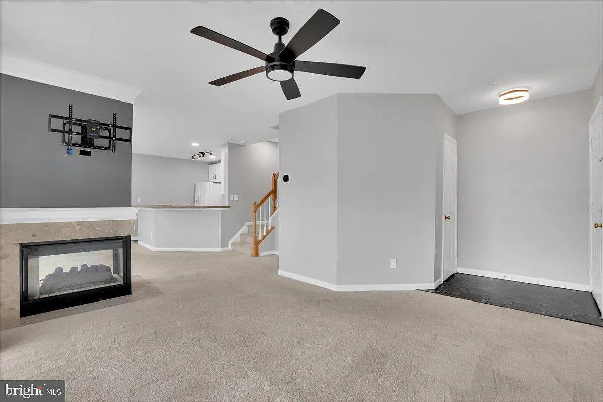 2 bed, 2.5 bath, 1148 sqft, $2,850 — Photo 3