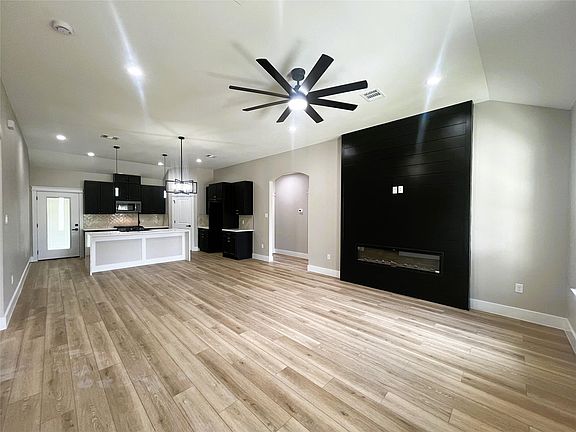 4th image of 8914 Ivy Spring Ln