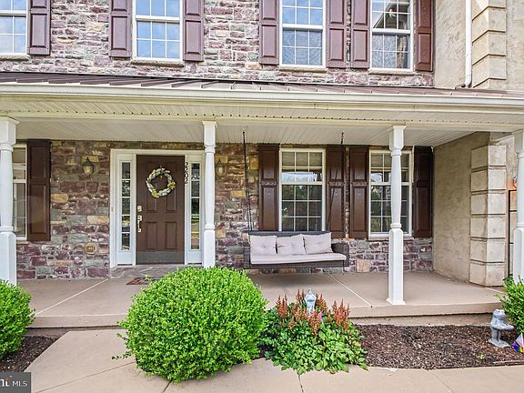 4th image of 2202 Smithfield Ct