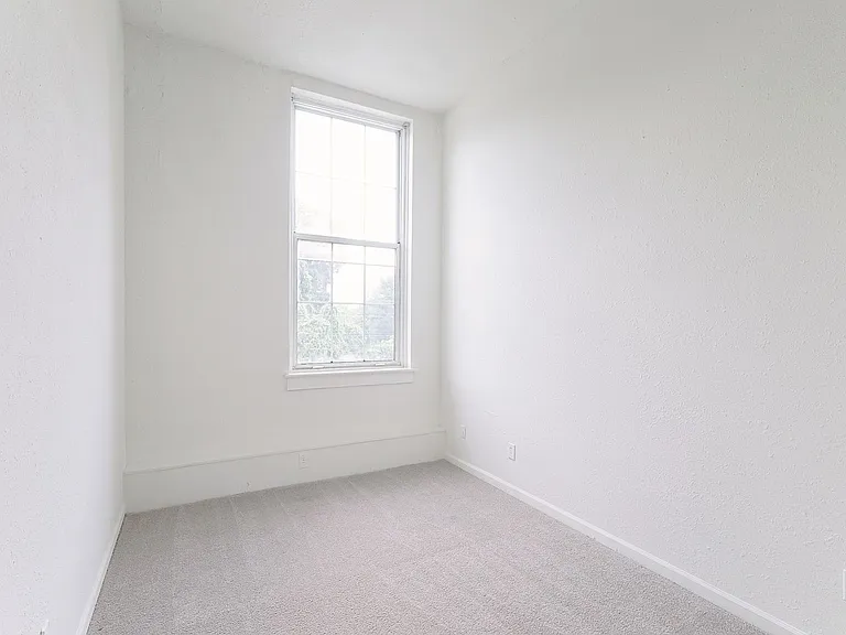 2201 Spring Garden St — Photo 39