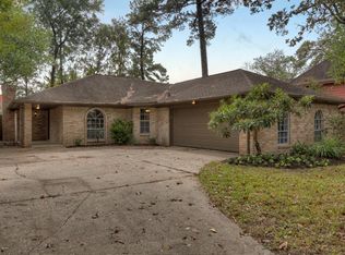 611 S Rivershire Dr, Conroe, TX 77304