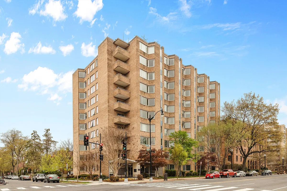 Building Photo - 2800 Wisconsin Ave NW #PENTHOUSE