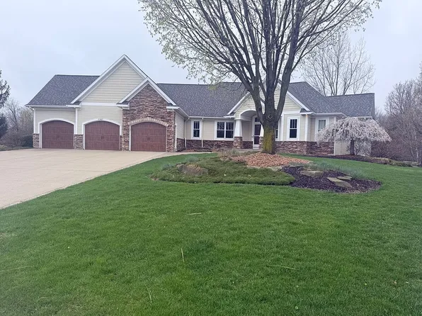 3567 Elk Ct, Zeeland, MI 49464