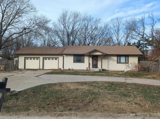 523 N Lakeside Dr, Andover, KS 67002