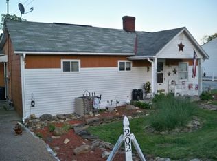 202 Harrison Ave, Cadiz, OH