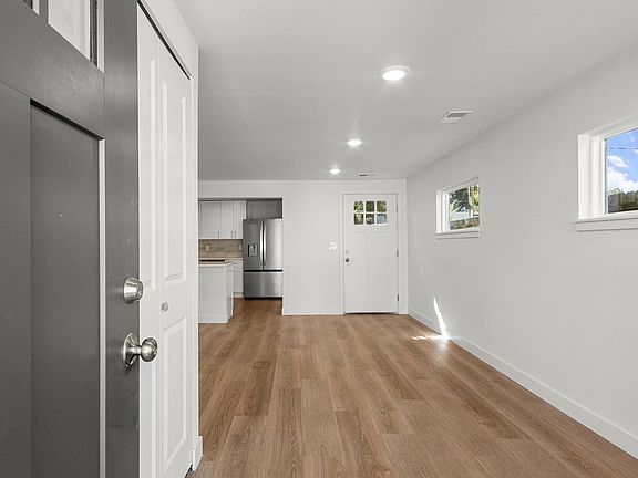 5th image of 710 21st St
