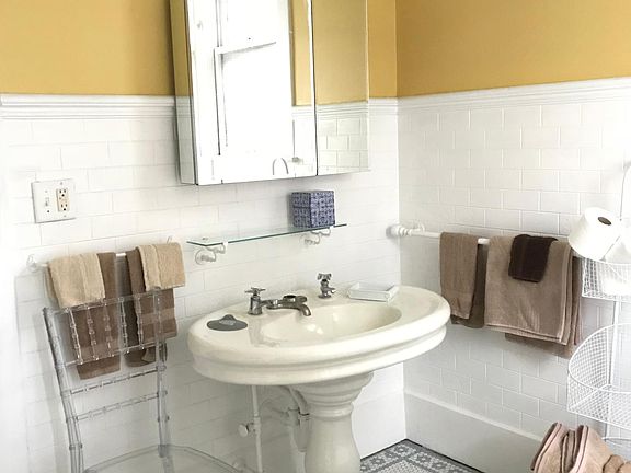 4th image of 717 W Huron St APT 2