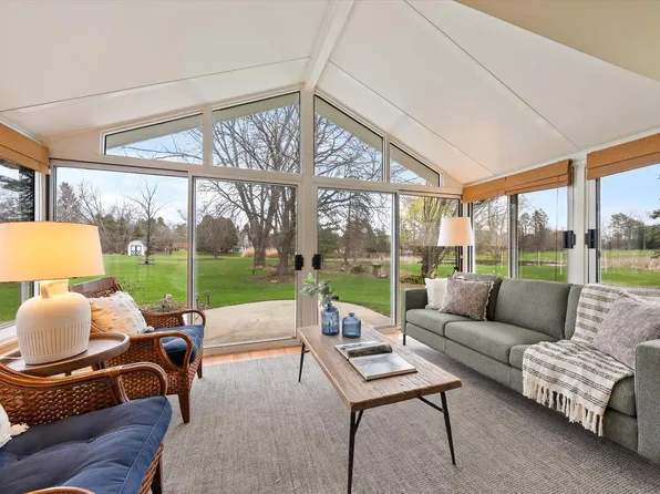 1528 West Homestead TRAIL, Mequon, WI 53092