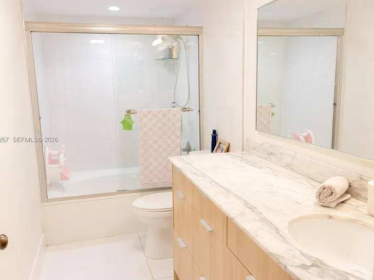 2200 S Cypress Bend Dr #204 — Photo 8