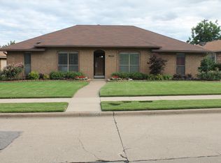 1504 Silverleaf Dr, Carrollton, TX 75007