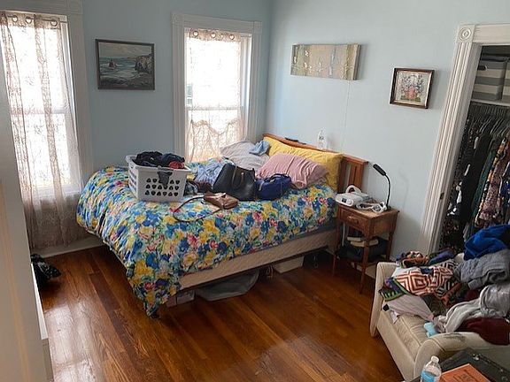 2nd image of 5 Dalrymple St #1
