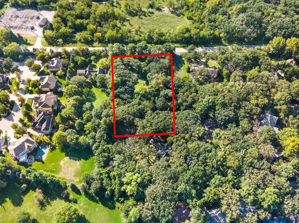 25 W 500 Royce Rd, Naperville, IL 60565