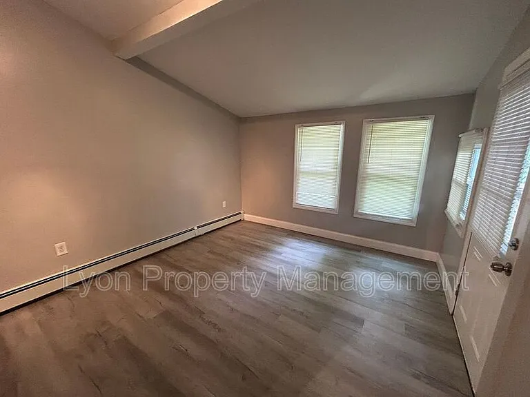 36 Boyle Ave — Photo 12