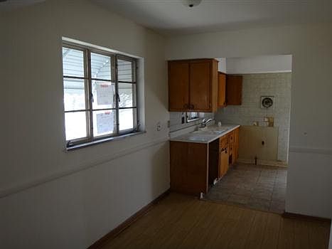 3rd image of 177 Collingwood Ave