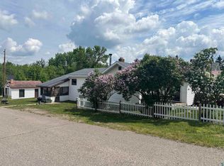 1103 E Washington St, Ely, MN 55731