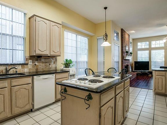5th image of 635 Beal Ln
