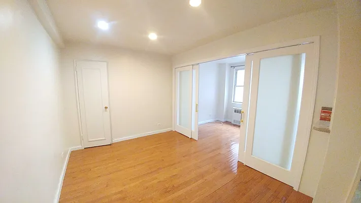 Rented by Downtown Mgt & Realty LLC | media 11