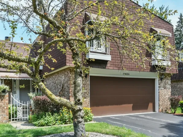 18W084 16th St, Villa Park, IL 60181
