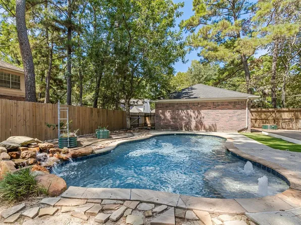 2 Summithill Pl, Spring, TX 77381
