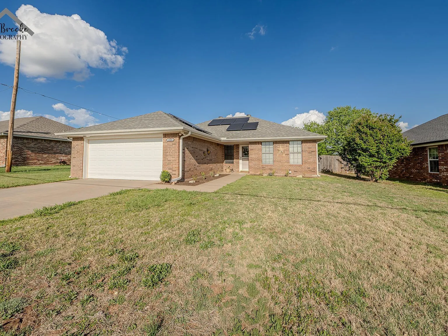 3 bed, 2.0 bath, 1202 sqft, $2,050 — Photo 2