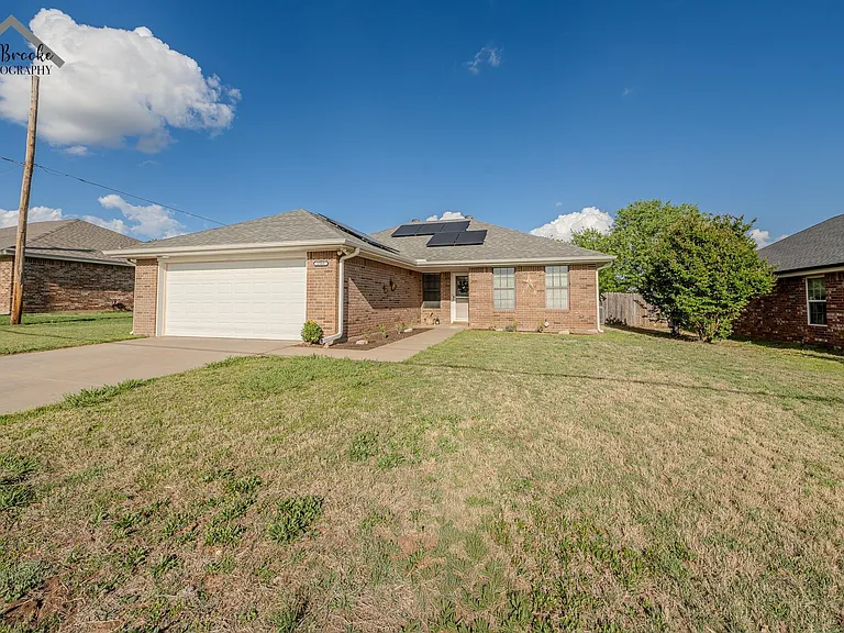1505 City View Dr — Photo 2