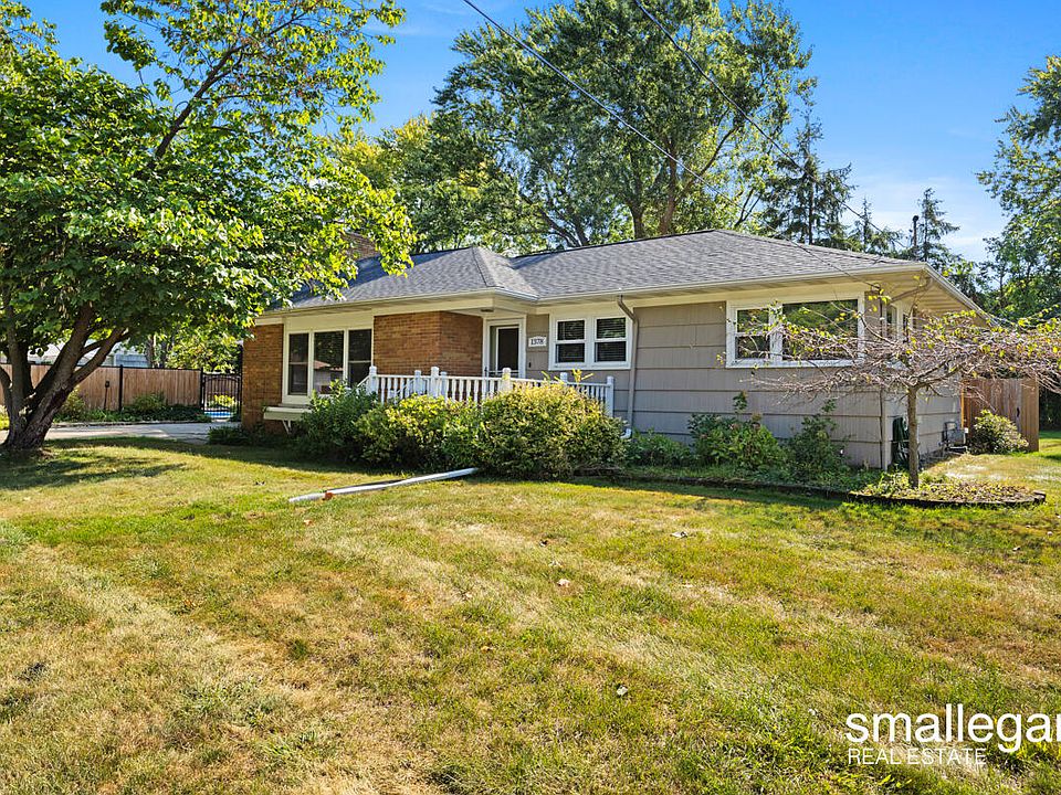 1st image of 1378 Laughlin Dr NW