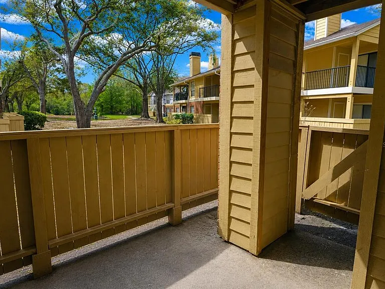 8718 Mallard Reserve Dr #104 — Photo 44