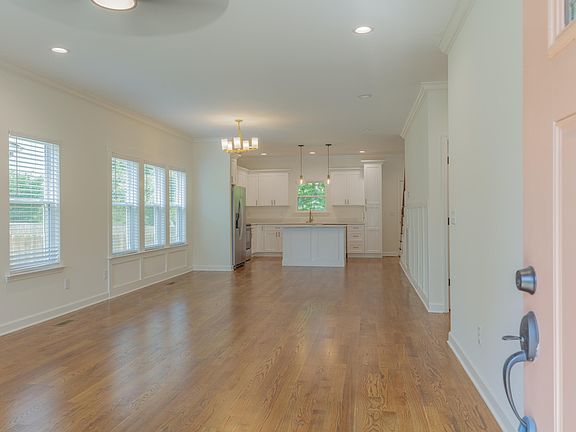 4th image of 929 Graysville Rd