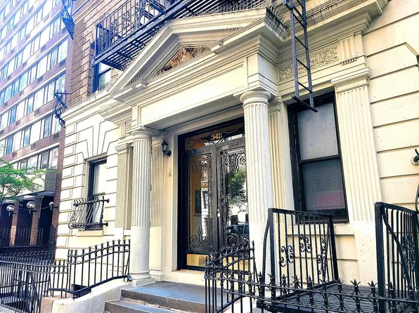 342 W 56th St APT 1E, New York, NY 10019