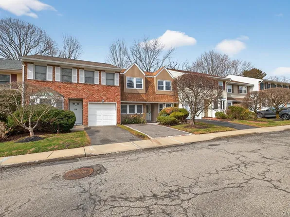 37 Aspen Drive W #37, Woodbury, NY 11797