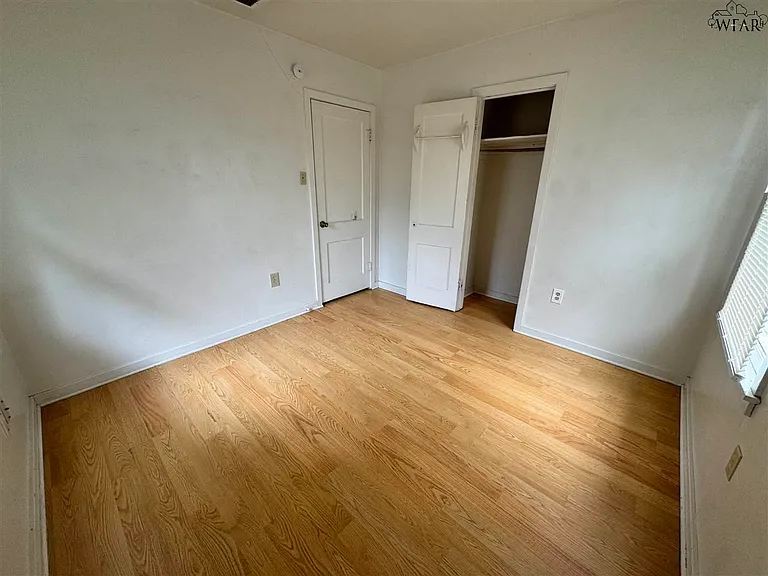 2841 Featherston Ave — Photo 6