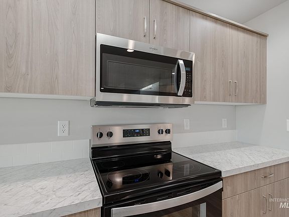 5th image of 3840 E Jamestown Dr