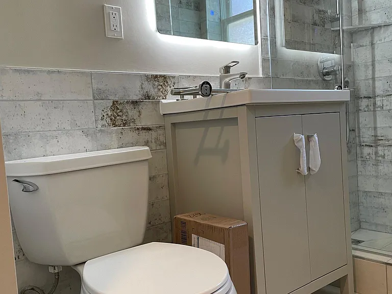 1062 Sanchez St #B — Photo 11
