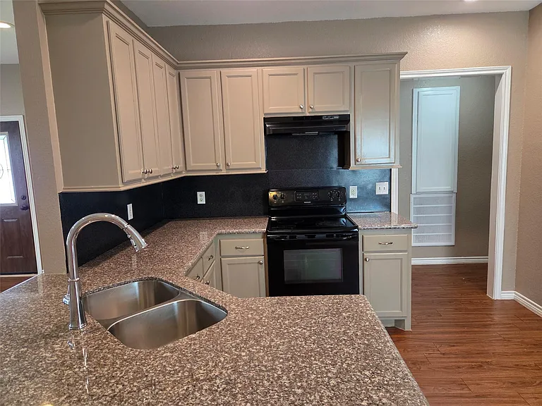 438 Spence Ln — Photo 15
