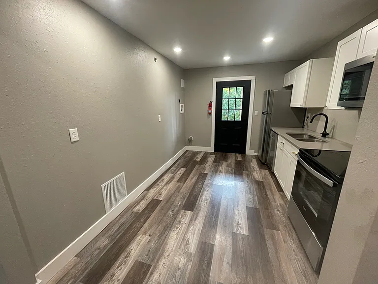 2099 Vienna Rd — Photo 4
