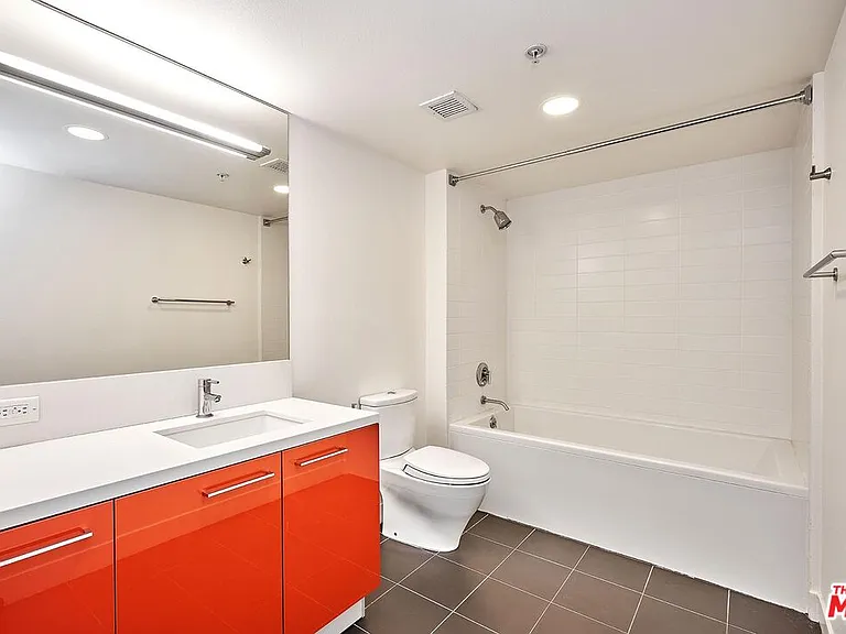 901 S Flower St #500 — Photo 17