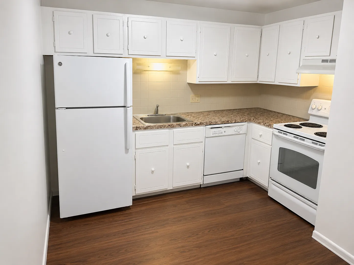 2 bed, 996 sqft, $1,900 — Photo 3