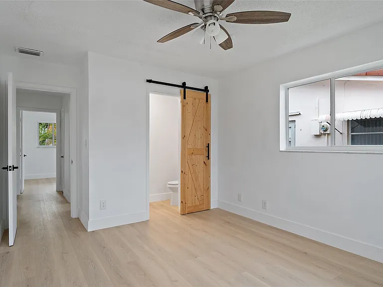 4510 NW 49th Dr — Photo 15