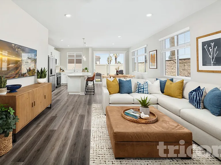 1728 Taylor Ave — Photo 2