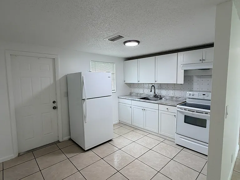 286 Lowell Ave #1 — Photo 6
