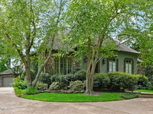 165 N Maple St, Ridgeland, MS 39157