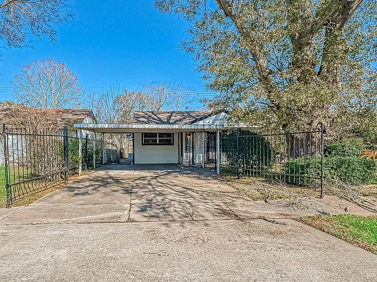 4905 Brinkley St — Photo 1