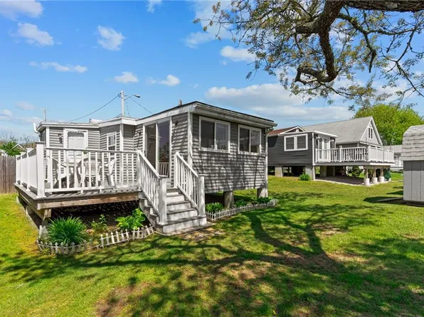 64-48 Burnside Ave, Narragansett, RI 02882