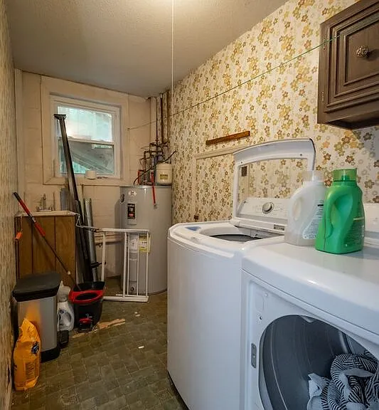 281 Rhodes Dr — Photo 35