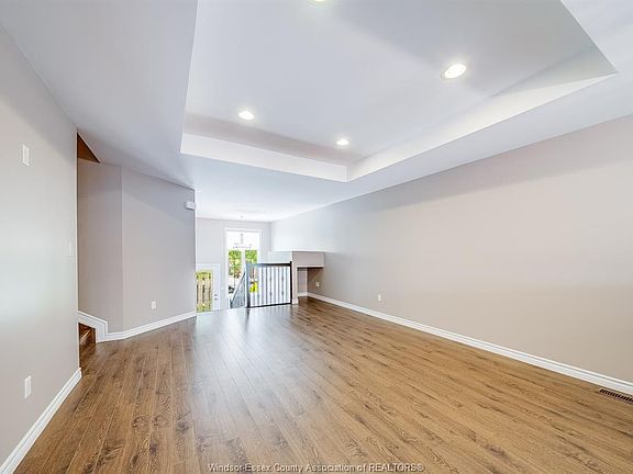 5th image of 11916 Boulder Cres